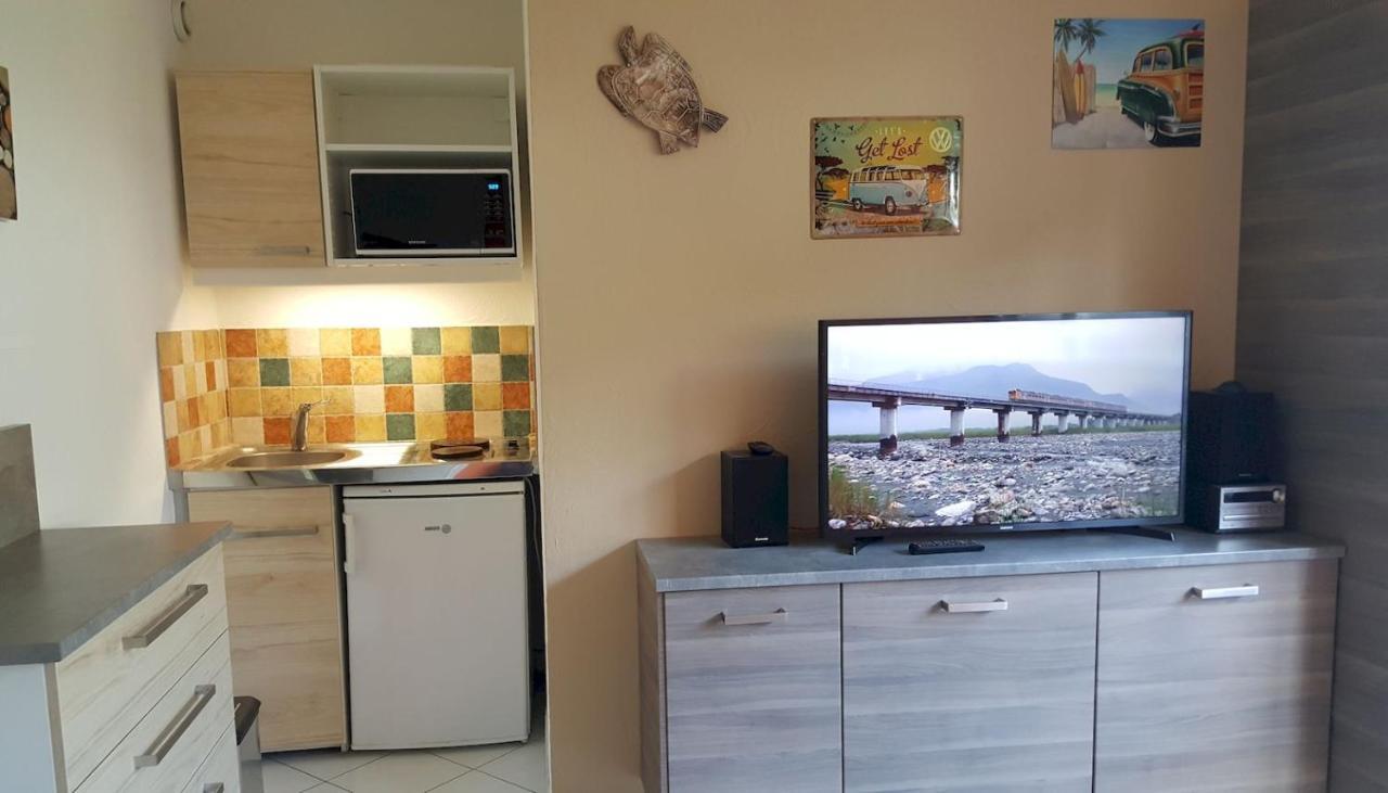 Studio Proche Port Et Plages, Piscine Йер Экстерьер фото
